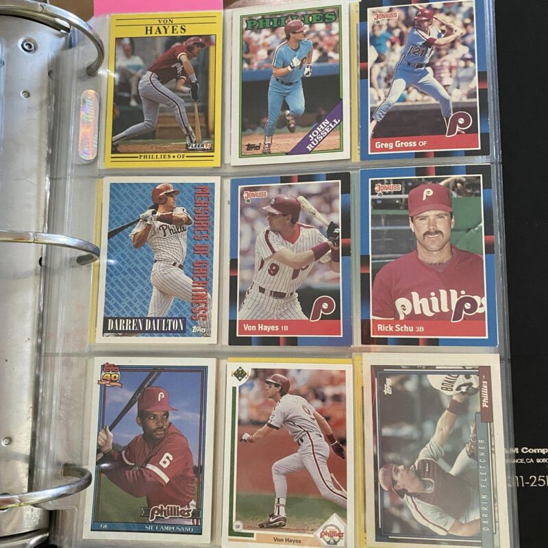 フィリーズファンの皆さん、こんにちは。 私は子供の頃の野球コレクションを整理しています。90 年代初頭のフィリーズ選手の野球カードを大量に欲しい人はいますか?