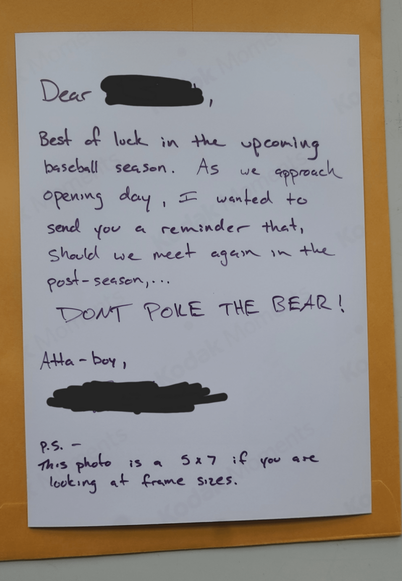 ブレーブスファンの友人に、開幕日の写真の裏に素敵な手書きのメモを送りました。