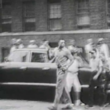 ニューヨークでスティックボールをプレイするウィリー・メイズの貴重な映像!  （彼の誕生日を記念して）