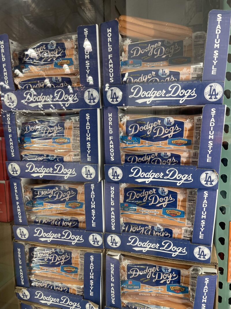 コストコでは現在ドジャードッグが販売されています